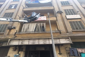 صيانة أعمدة الإنارة بشارع الجيش