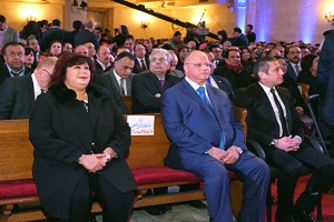 محافظ القاهرة :يقدم التهنئة للطائفة الانجيلية بعيد الميلاد المجيد