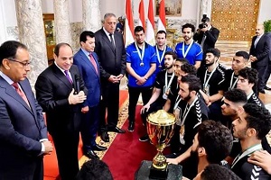 ابطال العالم لكرة اليد فى استضافة فخامة الرئيس