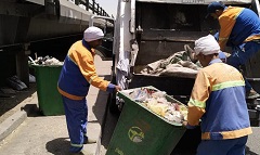 رفع كفاءة منظومة النظافة بشارعى الاندلس وصهاريج المياه