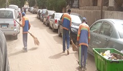 بمتابعة اعمال رفع كفاءة النظافة ببعض الشوارع بالحي