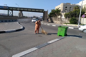 متابعة أعمال النظافة بشوارع الحي