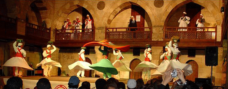 فن التنورة.. رحلة من التصوف إلى الفلكلور المصري