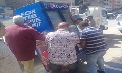 حملة لرفع الإشغالات بشارعى مؤسسة الزكاة والمهاجرين