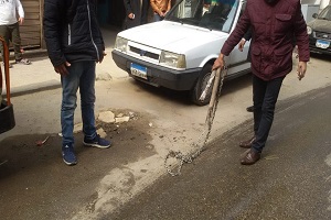 إزالة حواجز حديدية بشارع عبد العزيز جاويش