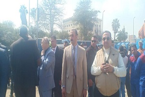 رئيس حي مصر القديمة  يقود حملة لإزالة العشوائيات