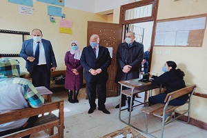 محافظ القاهرة يتفقد لجان امتحانات الصف الأول والثاني الثانوي بالوايلي