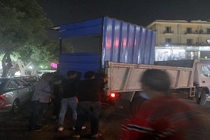 إزالة كشك مخالف بشارع علي الكسار