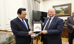 محافظ القاهرة يستقبل وفد مقاطعة خنان الصينية