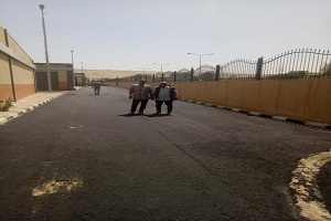 الإنتهاء من أعمال الرصف داخل مشروع ورش العين السخنة نهاية شارع الخمسين