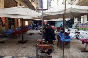 حملة لرفع إشغالات مقاهي الحي