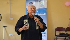 "هاني شنودة" يرسم السعادة على وجوه المسنات بجمعية النور والامل
