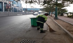 رفع كفاءة منظومة النظافة بشوارع متفرقة بنطاق الحي 