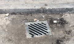 تغيير وتركيب غطاء بالوعات امطار بشارع عثمان بن عفان