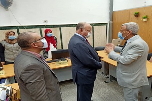 المحافظ يتفقد دورة العمل بالإدارة المركزية للمعلومات وتكنولوجيا الاتصالات