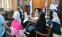 لقاء رئيسة الحي بالمواطنين للعمل على حل مشاكلهم