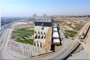 تطوير محيط المتحف الكبير وتنفيذ ممشى بطول 2 كيلو متر لربطه بالأهرامات