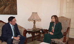 وزيرة الثقافة تلتقي سفير جمهورية كازاخستان لبحث آليات دعم التعاون بين الجانبين