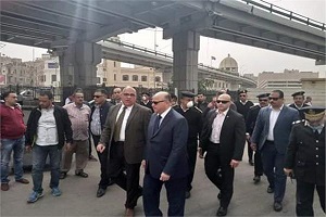  محافظ القاهرة يتفقد منطقتى العتبة والموسكى