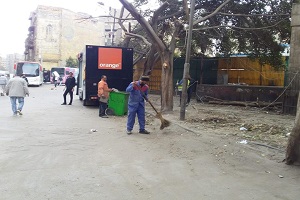 حملة نظافة وتجريد حول محطة مترو العتبة