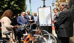 محافظ القاهرة يتفقد نموذجاً لمحطات الدراجات ضمن مشروع "كايرو بايك "