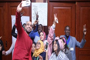 ٣ فبراير مناقشة العلاقات الأفروآسيوية بالمعرض