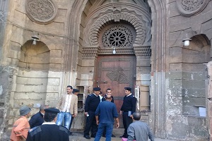 حملة مكبرة لإزالة الإشغالات والنظافة بحي الأزبكية