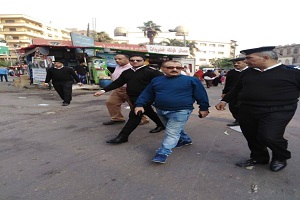 حملة مكبرة لرفع الإشغالات بشوارع الحي