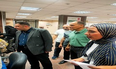 متابعة وفحص كافة الطلبات المقدمة من المواطنين 