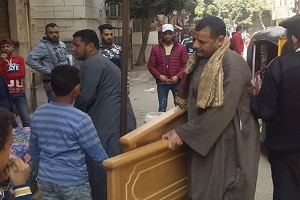 حملة لرفع الاشغالات من بعض الشوارع بالحي