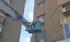 أعمال صيانة للإنارة بمساكن ايديال