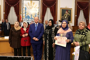 محافظ القاهرة: رحلات عمرة للأمهات المثاليات الأوائل