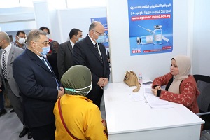 محافظ القاهرة يتفقد مركز التطعيم الرئيسي ضد فيروس كورونا بمدينة نصر