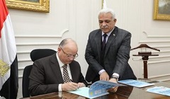 محافظ القاهرة يعتمد نتيجة الفصل الدراسي الأول للاعدادية بنسبة نجاح ٧٧.٧ %