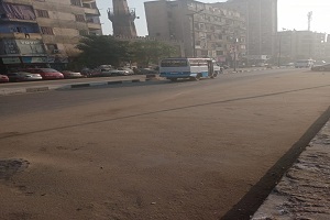 نظافة الشوارع الرئيسية والداخلية بالحي