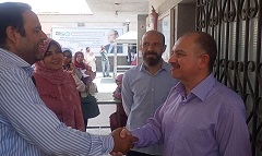 رئيس الحي يتفقد مركز طبي بمجاورة 5