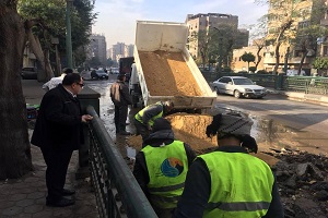 إصلاح ماسورة مياه بشارع بورسعيد