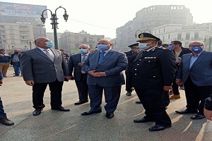 محافظ القاهرة يقوم بجولة مفاجئة لمتابعة الالتزام بارتداء الكمامات