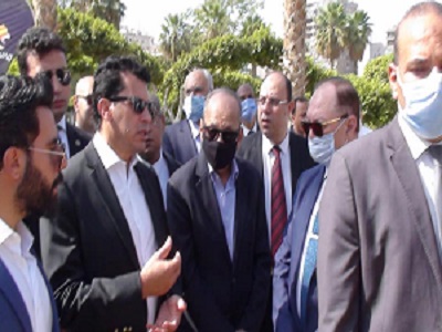 وزير الرياضة يتفقد اول جم رياضي بحديقة الطفل 
