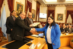 محافظ القاهرة يكرم العاملين المتميزين