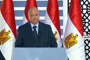 محافظ القاهرة : المواطنين لهم الحق الكامل في الحصول على حياة كريمة