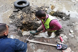 إصلاح ماسورة مياه مكسورة