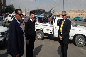 حملة لرفع الإشغالات المخالفة بالأوتوستراد بحي المعصرة