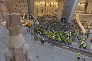 تمهيدًا لإفتتاحه.. تدريبات عملية حول أعمال التأمين بالمتحف الكبير