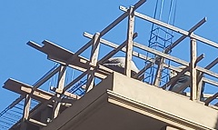 ضرورة التصدي لظاهرة البناء المخالف 