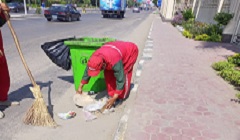 حملات مكثفة للنظافة ورفع الاشغالات في الطرق والشوارع بنطاق الحي 