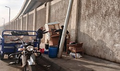 حملة مكبرة لرفع الاشغالات بموقف العاشر بجسر السويس