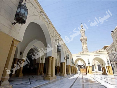 جامع السيدة نفيسة .... روضة "العفيفةالساجدة المتبحرة"