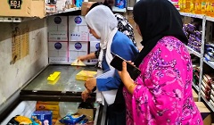 حملة مفاجئة لمحلات الجزارة ومراقبة السلع الغذائية بنطاق الحي  
