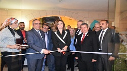 وزيرة الثقافة تفتتح معرض الفن التشكيلي "مصر قد الدنيا"